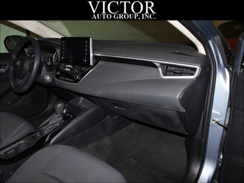 Used 2020 Toyota Corolla LE FWD image 32