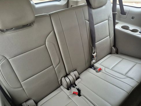 Used 2018 Chevrolet Suburban LT image 21