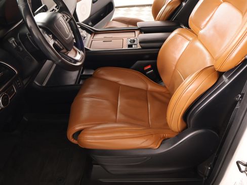Used 2019 Lincoln Navigator L Reserve AWD/4WD image 12