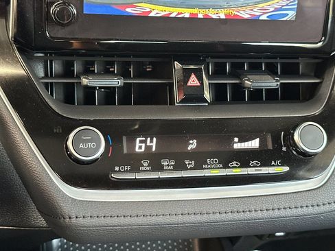 Used 2023 Toyota Corolla SE w/ SE Premium Package FWD image 21