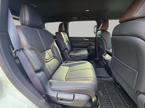 New 2026 Nissan Armada SL w/ Captain's Chari Seat Package AWD/4WD image 12