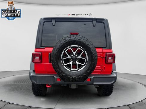 Certified 2025 Jeep Wrangler Unlimited Rubicon AWD/4WD image 4