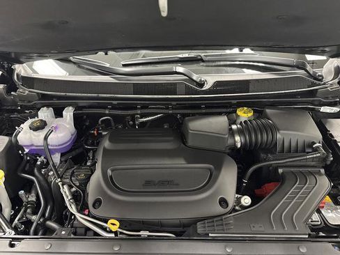 New 2026 Chrysler Pacifica Select image 39