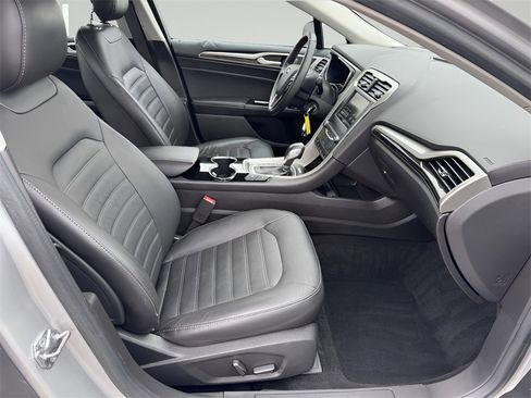 Used 2014 Ford Fusion Energi SE image 15