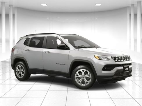 Certified 2025 Jeep Compass Latitude w/ Sun & Sound Group image 7