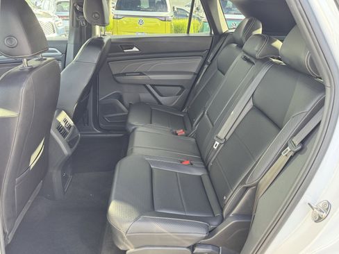 Used 2023 Volkswagen Atlas Cross Sport SE w/ Black Wheel Package image 34