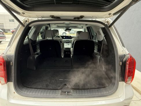 Used 2024 Hyundai Palisade SEL w/ Premium Package image 13