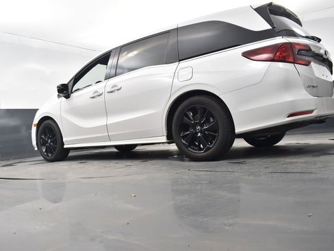 Used 2023 Honda Odyssey Sport image 21
