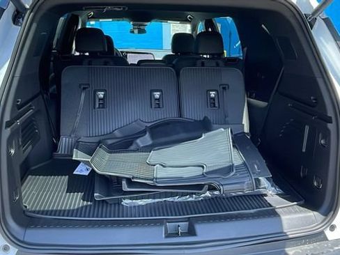 New 2026 Chevrolet Traverse LT w/ LPO, Floor Liner Package FWD image 29