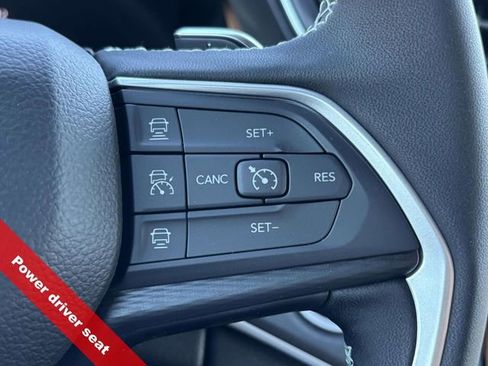 New 2025 Jeep Grand Cherokee Altitude image 24