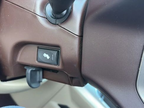 Used 2017 RAM 1500 Laramie w/ Convenience Group image 23