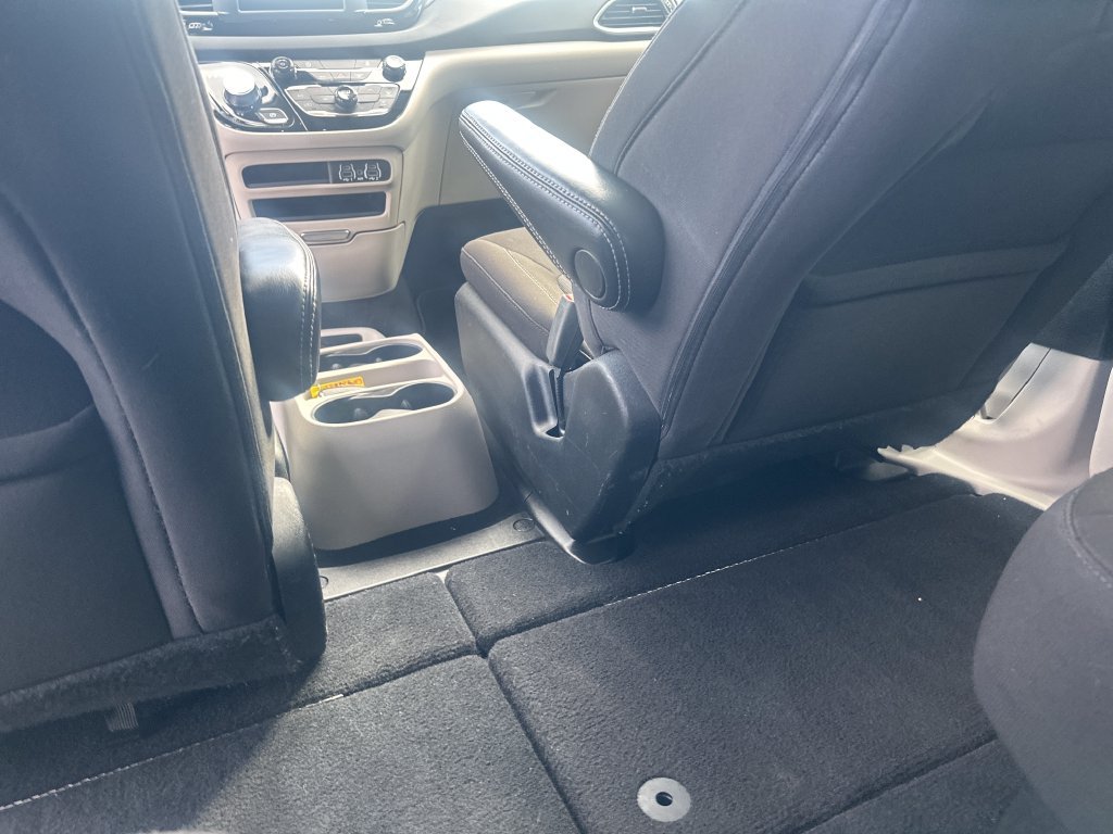 Used 2023 Chrysler Voyager LX FWD image 22