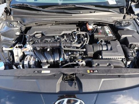 Used 2023 Hyundai Elantra SE FWD image 19