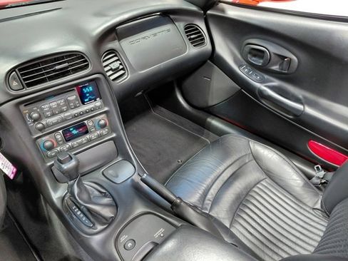 Used 2003 Chevrolet Corvette Convertible w/ Preferred Equipment Group1 image 33