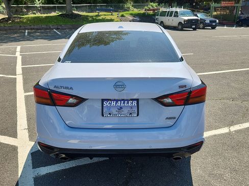 Used 2024 Nissan Altima 2.5 SR w/ SR Premium Package AWD/4WD image 5