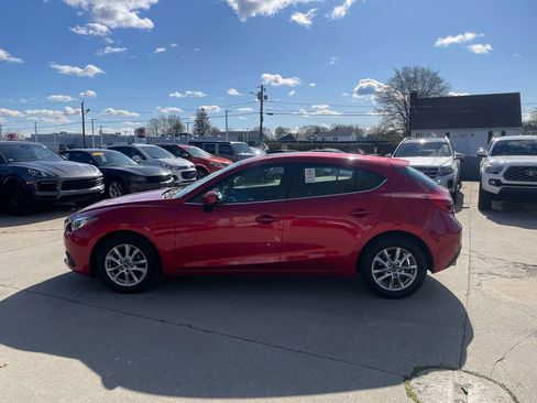 Used 2014 MAZDA MAZDA3 i Touring w/ Moonroof Package 1 FWD image 9