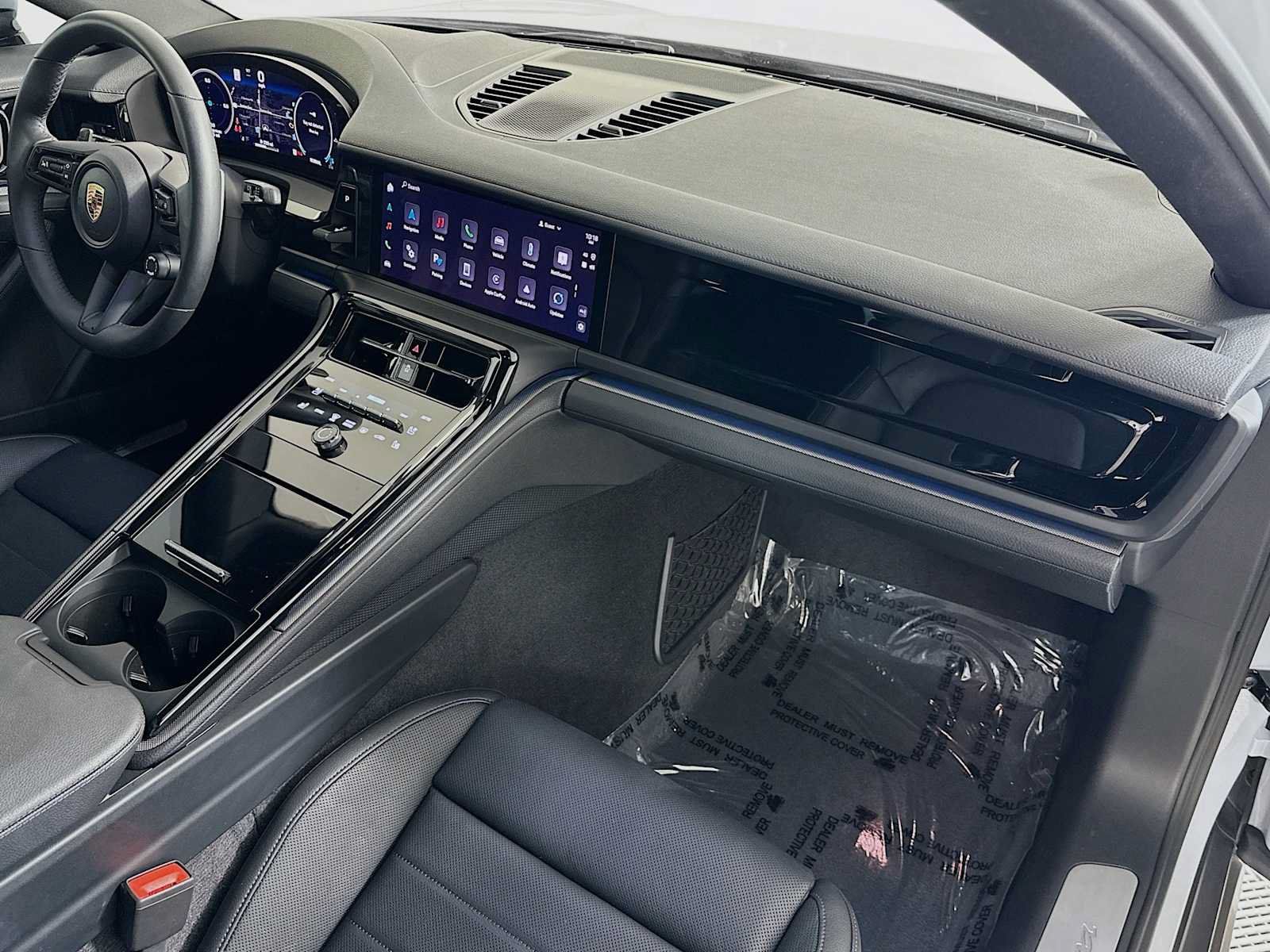 Certified 2025 Porsche Panamera RWD image 28