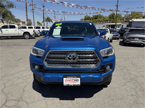 Used 2017 Toyota Tacoma TRD Sport w/ Tow Package RWD image 18
