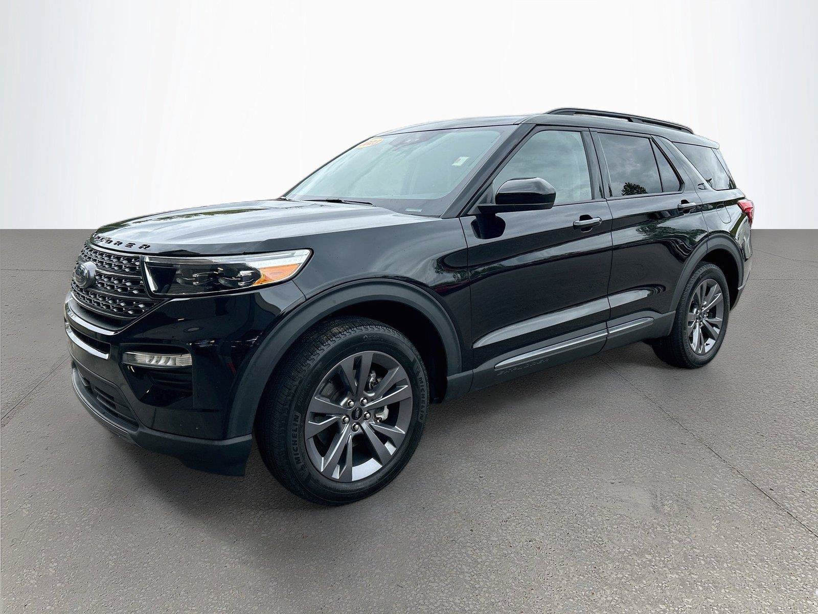 Used 2023 Ford Explorer XLT w/ Equipment Group 202A AWD/4WD image 8