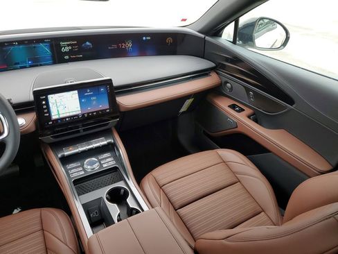 New 2026 Lincoln Nautilus Reserve AWD/4WD image 16