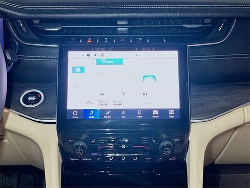 Certified 2023 Jeep Grand Cherokee L Limited image 11