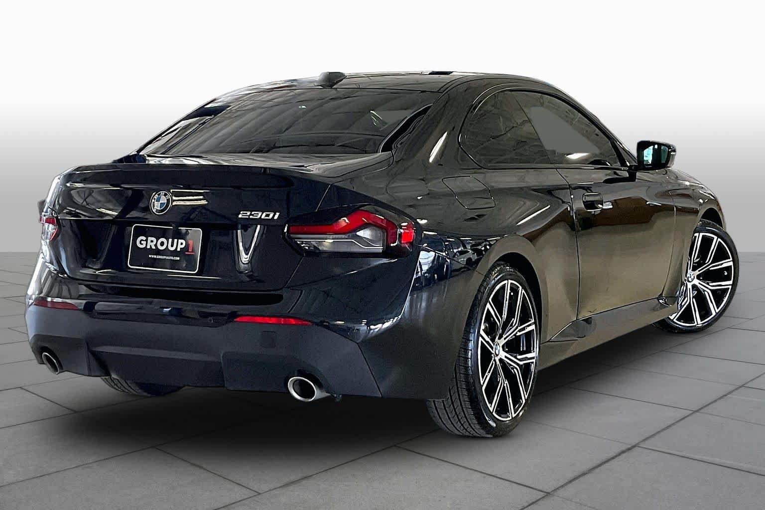 Used 2024 BMW 230i Coupe w/ Convenience Package RWD image 12
