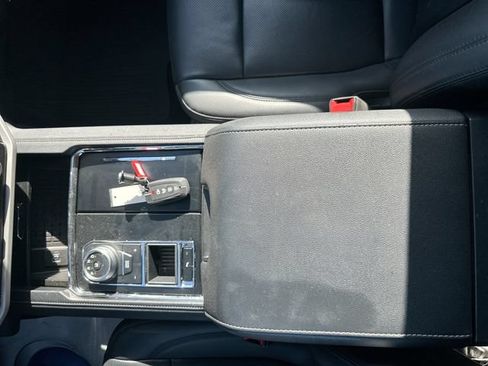 Used 2023 Ford Expedition XLT RWD image 19