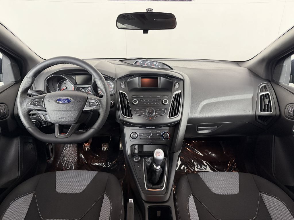 Used 2018 Ford Focus ST FWD image 13