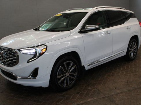 Used 2018 GMC Terrain Denali w/ GMC Pro Grade Package AWD/4WD image 7