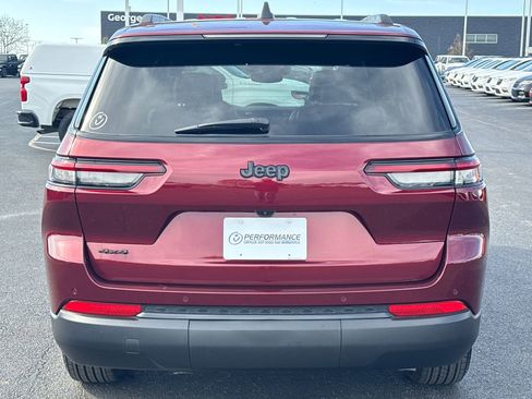 Used 2024 Jeep Grand Cherokee L Altitude AWD/4WD image 4