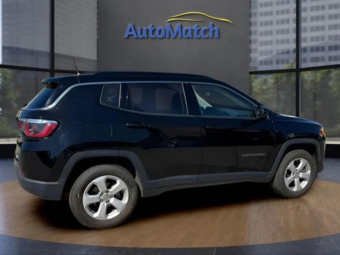 Used 2020 Jeep Compass Latitude w/ Cold Weather Group AWD/4WD image 12