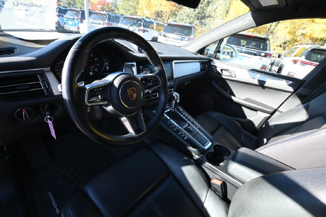Used 2021 Porsche Macan AWD/4WD image 8