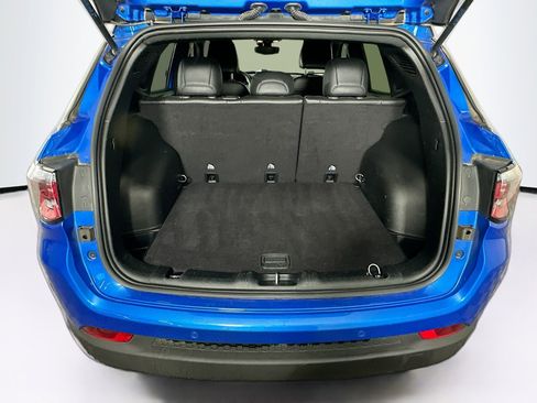 Used 2025 Jeep Compass Limited image 28