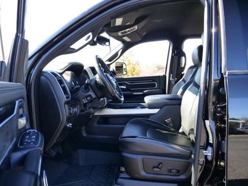 Used 2019 RAM 2500 Laramie w/ Black Appearance Package image 26