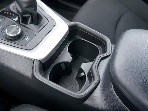 Used 2021 Toyota RAV4 LE image 25