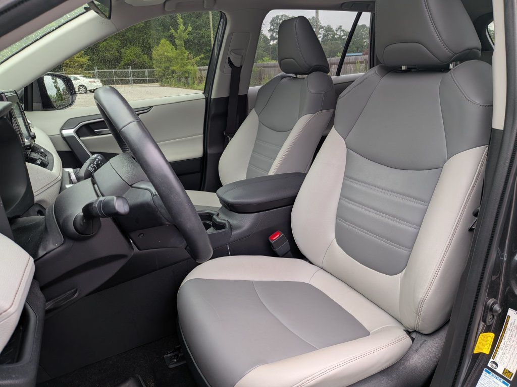 Used 2021 Toyota RAV4 XLE Premium AWD/4WD image 14
