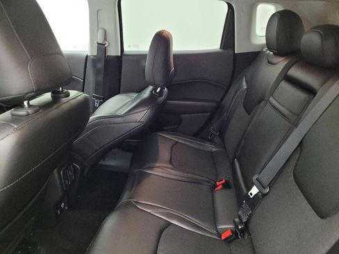 Used 2018 Jeep Compass Latitude w/ Popular Equipment Group FWD image 18