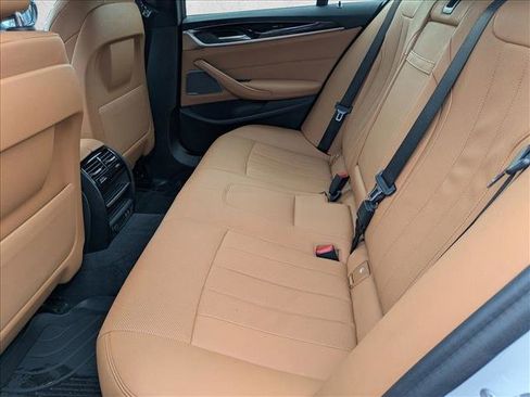 Used 2023 BMW 540i w/ Premium Package image 18