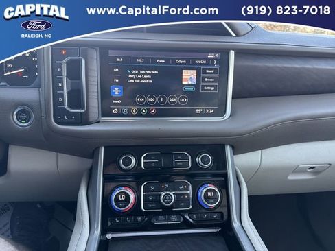 Used 2021 GMC Yukon XL Denali w/ Denali Premium Package image 26