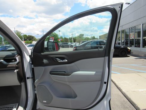 Used 2020 GMC Acadia SLT w/ Driver Alert Package II AWD/4WD image 25