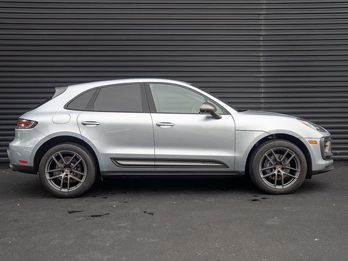 Used 2026 Porsche Macan Turbo AWD/4WD image 29