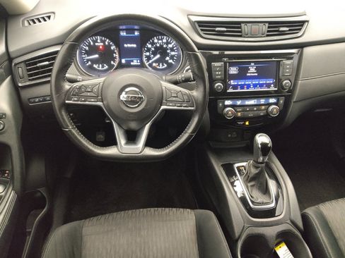 Used 2018 Nissan Rogue SV FWD image 22