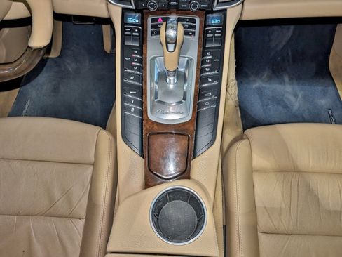 Used 2011 Porsche Panamera 4S image 38