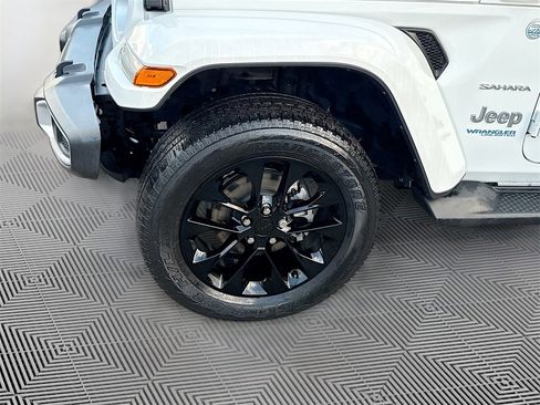 Used 2021 Jeep Wrangler Unlimited Sahara image 34