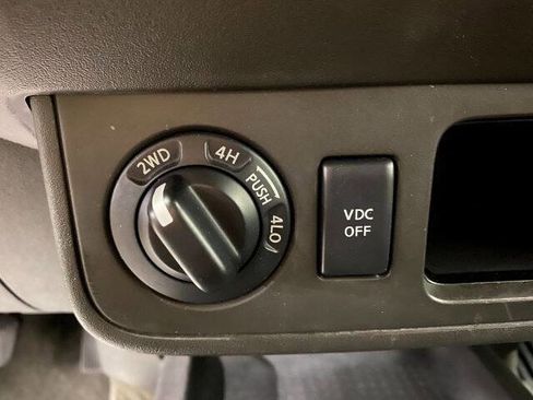 Used 2010 Nissan Frontier SE w/ SE Value Truck Pkg image 23