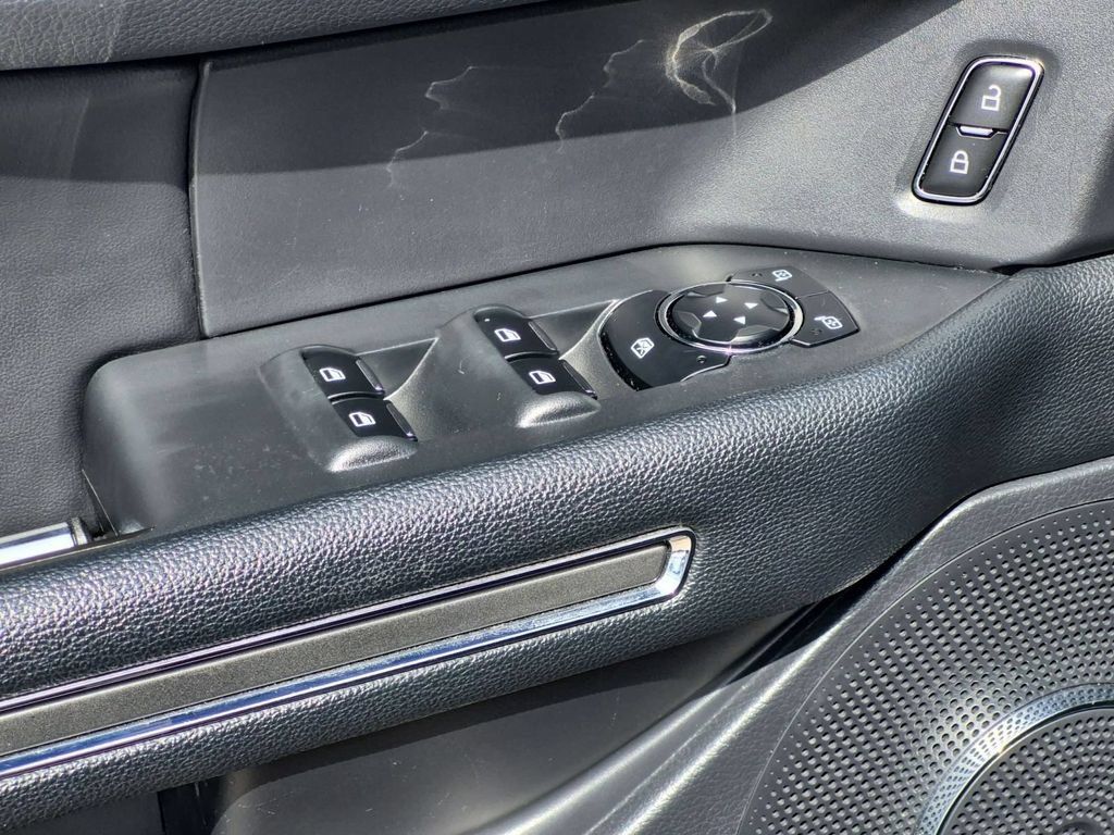 Used 2023 Ford Expedition XLT AWD/4WD image 14