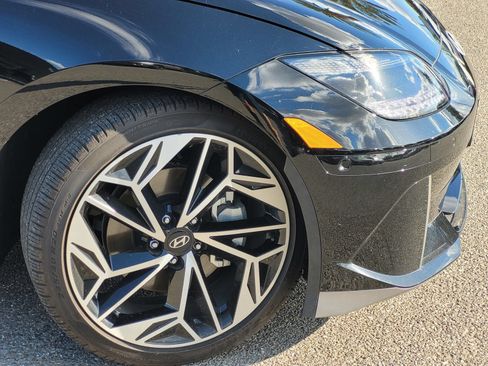 Certified 2024 Hyundai Ioniq 6 Limited RWD image 16