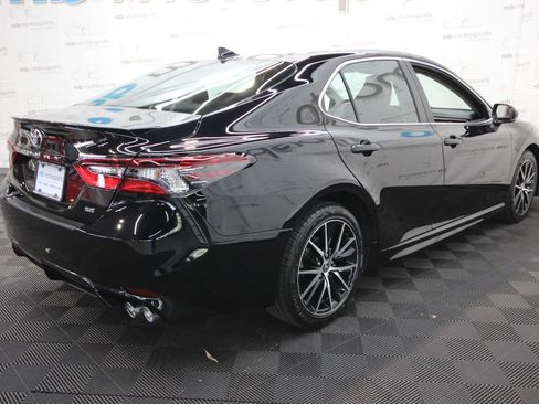 Used 2024 Toyota Camry SE w/ Convenience Package FWD image 7