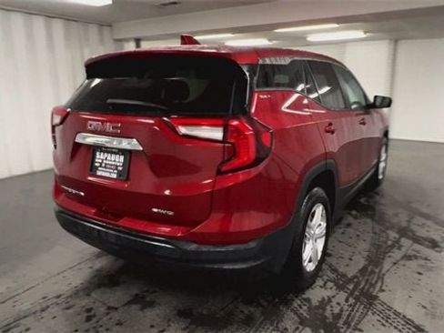Used 2024 GMC Terrain SLE image 8