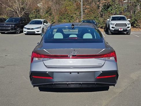 New 2026 Hyundai Elantra Limited FWD image 15